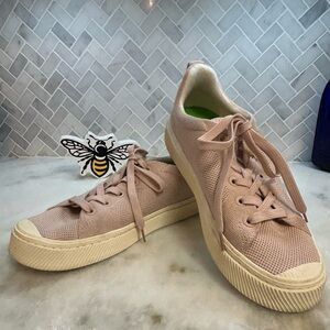 Cariuma | Oca Low Rose Sneakers W 10 / M8.5